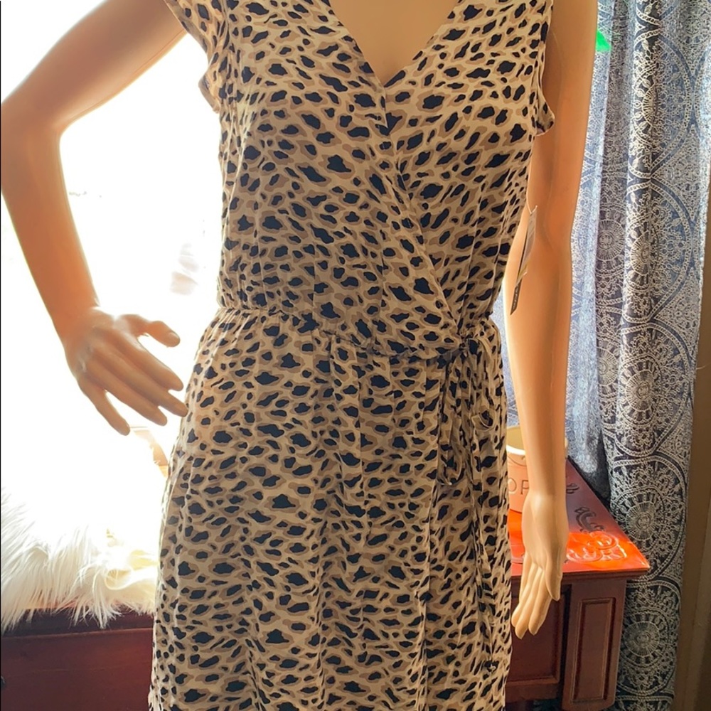 New Leighton Leopard dress very cute